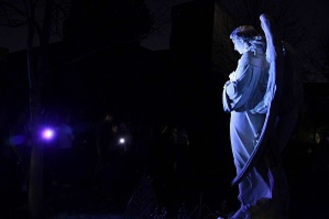 Vuelven las visitas guiadas nocturnas al cementerio El Salvador   